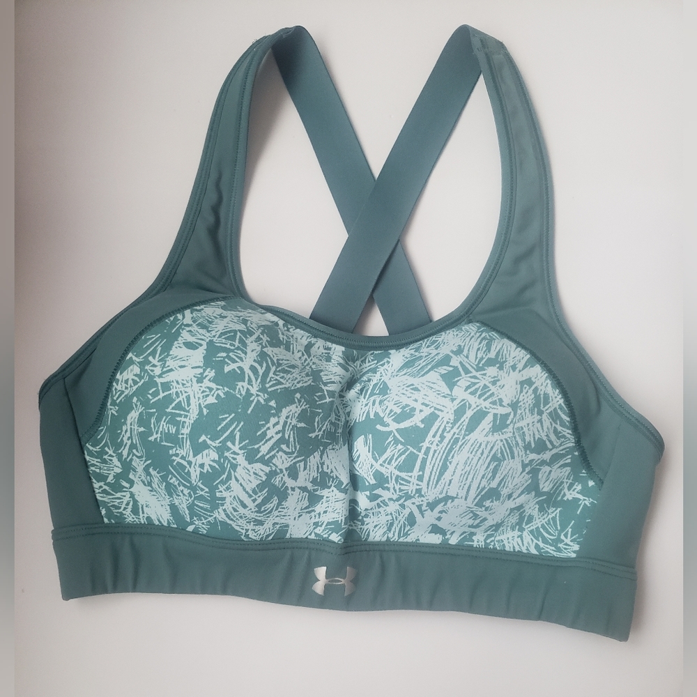Under Armour Sport bar padded cross back adjustable hook on Size S